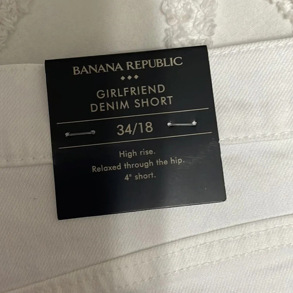 Banana Republic Girlfriend Denim Short - Picture 12 of 13